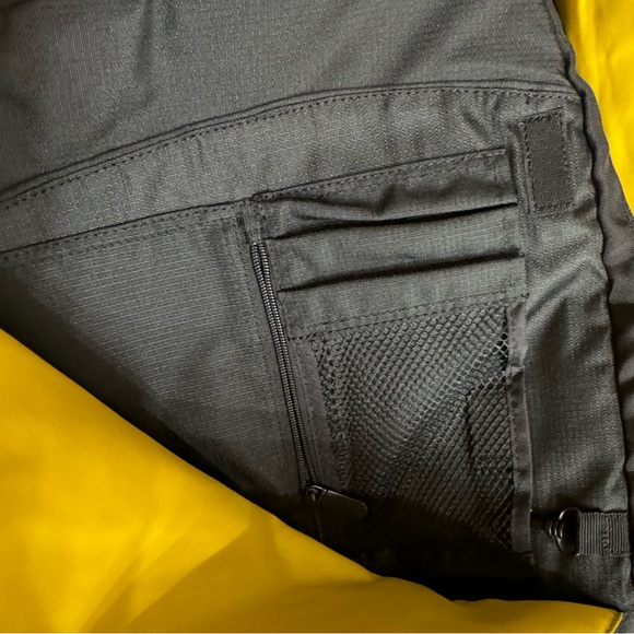 Lance Armstrong Live Strong Black Yellow High End Laptop Bag MINTY - Picture 9 of 11